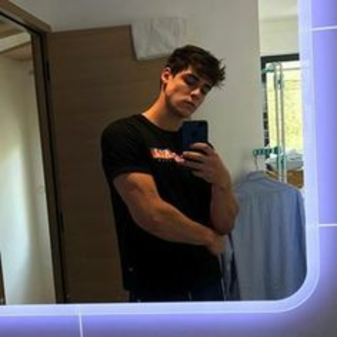 <em>Andres Martin L.</em>